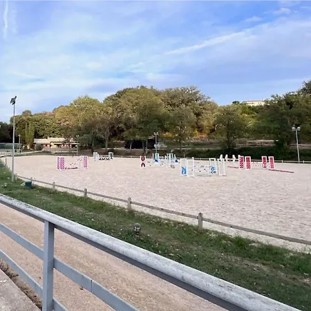 Cdc Stables Penzion Antibes